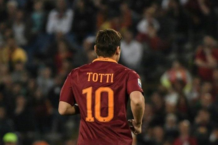 Roma's forward from Italy Francesco Totti runs during the Italian Serie A football match Roma vs Juventus, on May 14, 2017 at Rome's Olympic stadium