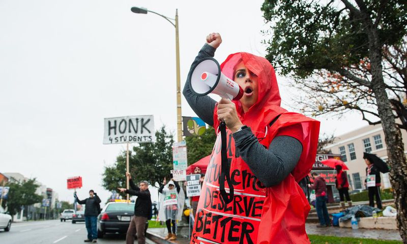 Unified Behind Teachers, Democrats Are Split on Charters