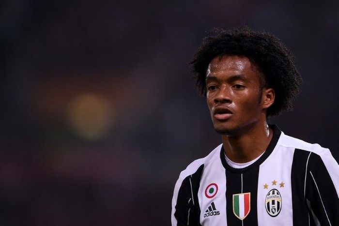 Juventus' midfielder from Colombia Juan Cuadrado looks on during the Italian Serie A football match Roma vs Juventus, on May 14, 2017