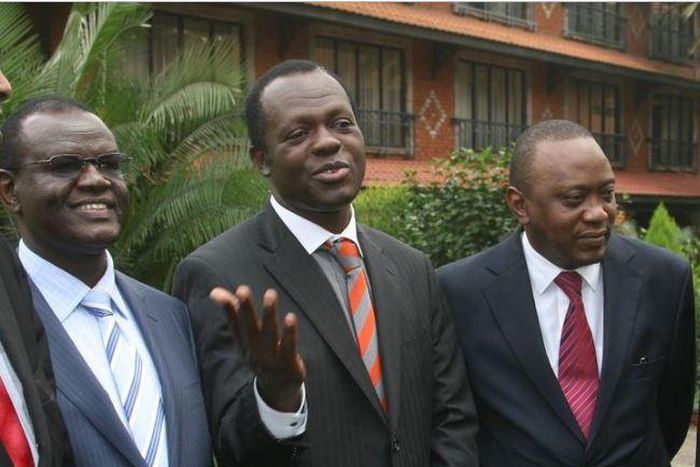 File image of Raphael Tuju (Middle) flanked by President Uhuru Kenyatta and Kiraitu Murungi