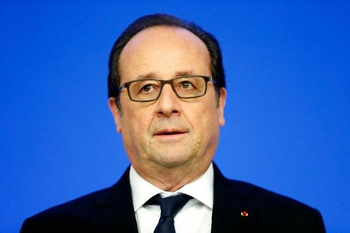 French President Francois Hollande addresses US-led coalition defence chiefs in Paris, on October 25, 2016