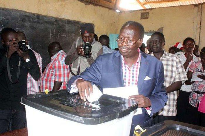 Baringo Governor Benjamin Cheboi casts his vote at Shimoni in Eldama Ravine during Jubilee Party primaries.