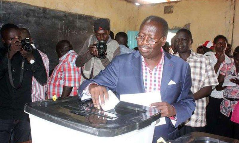 Baringo Governor Benjamin Cheboi casts his vote at Shimoni in Eldama Ravine during Jubilee Party primaries.
