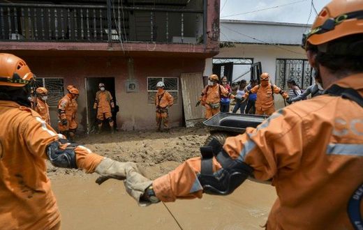 Members of Colombian civil defense teams are continuing a search for victims of the Mocoa mudslide