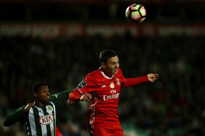 Benfica's defender Victor Lindelof will remain with the team until 2021