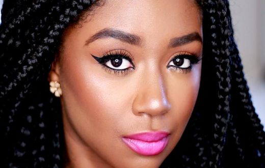 Winged eyeliner is ever chic and gorgeous