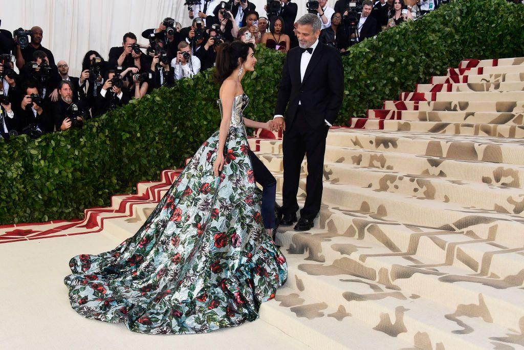 What Amal And George Clooney’s Body Language Reveals About Their Relationship