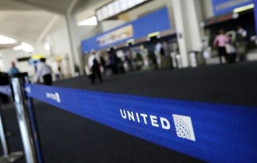 United Airlines plans to increase its cash enticement to $10,000 to get customers to voluntarily give up their seats on overbooked flights