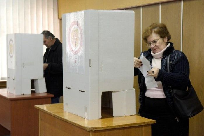 Early results in Armenia's parliamentary elections give a lead to the ruling Republican Party, April 3, 2017