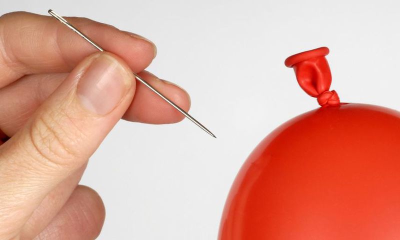 Dr. Pimple Popper Removes a Big Cyst in New Video