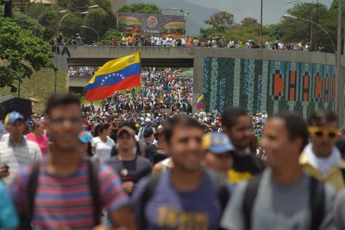 Opposition activists have called for fresh protests this weekend over government plans to re-write the constitution, which opponents of socialist President Nicolas Maduro see as a means of holding on to power