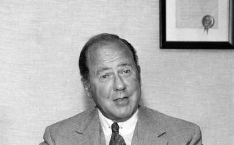 Ira Neimark, Bergdorf Executive Who Put Fashion First, Dies at 97