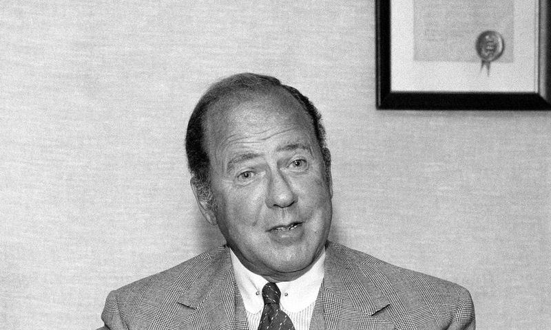 Ira Neimark, Bergdorf Executive Who Put Fashion First, Dies at 97