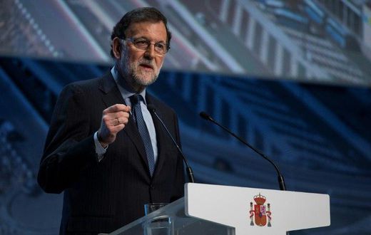 In a statement, Prime Minister Mariano Rajoy said the arms cache move signalled the "definitive defeat" of ETA, blamed for 829 deaths dating back to 1968