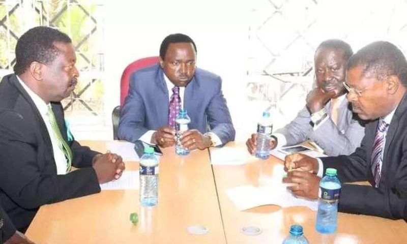 The Nasa leaders in discussions before the signing of a pact agreement among themselves.
