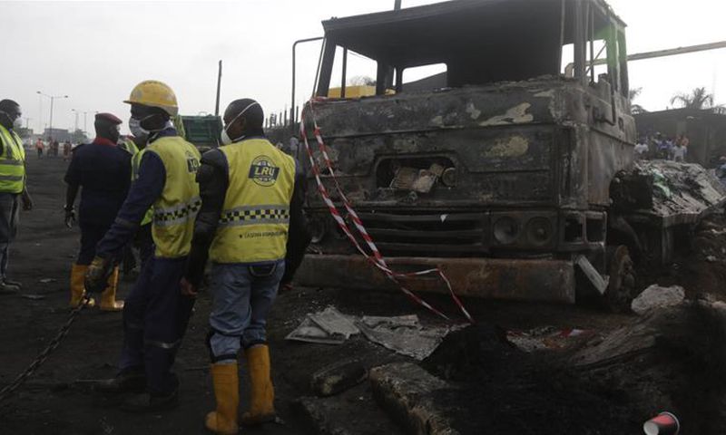 Dozens feared dead in Nigeria as leaking oil tanker explodes (Al Jazeera)