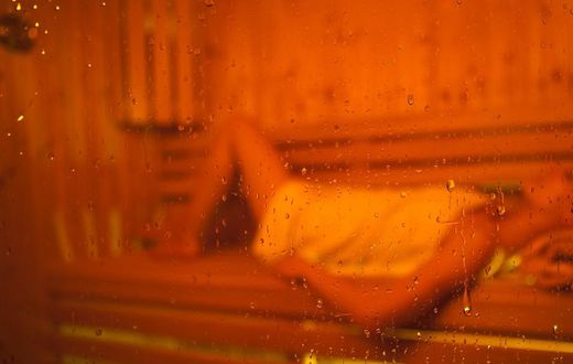 Saunas Vs. Steam Rooms: Which One Is Better?