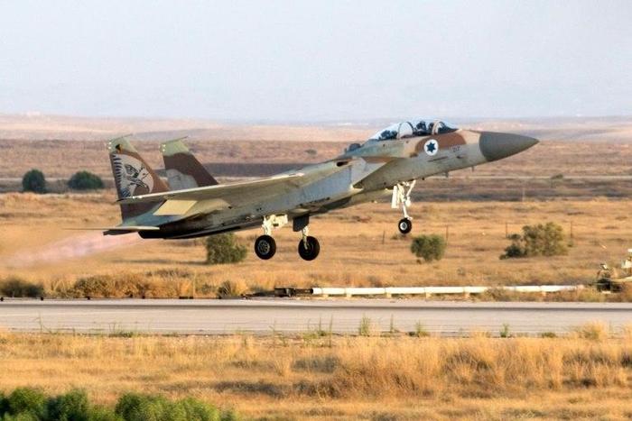 An Israeli F-15 fighter jet takes off from the Hatzerim base in the Negev desert on June 30, 2016