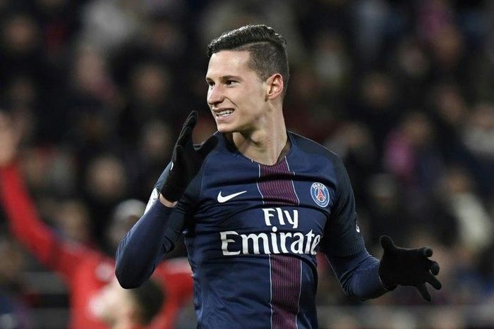 Paris Saint-Germain's German forward Julian Draxler gets the nod to start in Champions League match against Barcelona