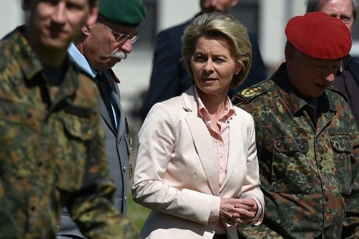 After the arrest of a German soldier with allegedly far-right tendencies, Defence Minister Ursula von der Leyen on May 3 paid a visit to the Franco-German base where he served in Illkirch, northeastern France