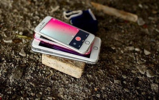 Mobile phones (illustration)