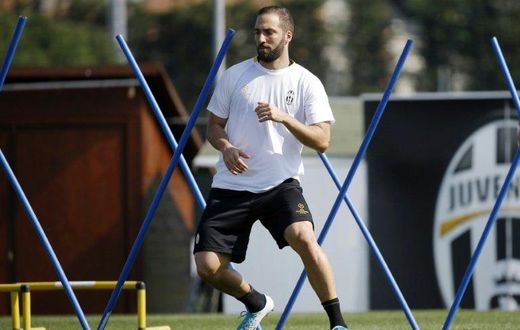 Juventus' forward Gonzalo Higuain from Argentina takes part in a training session at the Juventus Training Center in Vinovo, near Turin, on April 10, 2017
