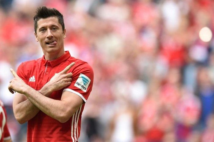 Bayern Munich's Robert Lewandowski celebrates after scoring against Augsburg in Munich, southern Germany, on April 1, 2017