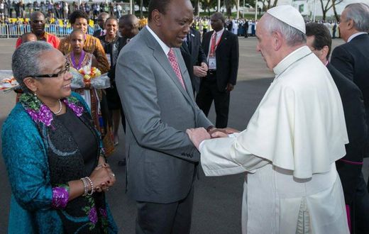 ___6475786___https:______static.pulse.com.gh___webservice___escenic___binary___6475786___2017___4___4___12___Uhuru+receives+Pope+Francis+in+Kenya