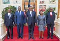 President Kenyatta with a delegation from Zimbabwe (Twitter)