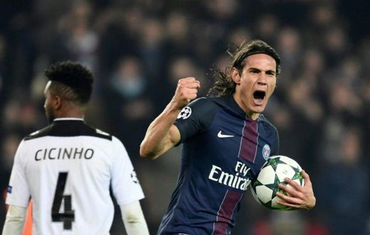 Paris Saint-Germain's Edinson Cavani (R) celebrates after scoring a goal during their UEFA Champions League Group A match against PCF Ludogorets Razgrad, at the Parc des Princes Stadium in Paris, on December 6, 2016