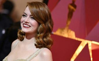 Emma Stone wins Best Actress in a Leading Role for "La La Land"
