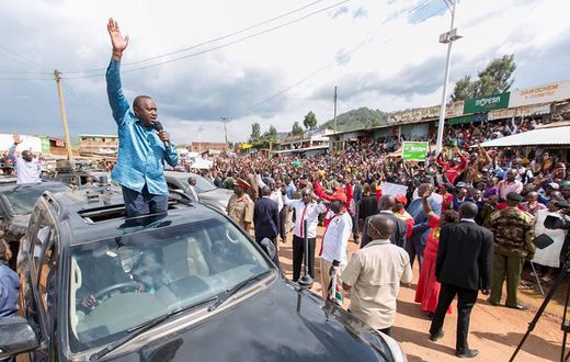 President Uhuru Kenyatta addresses residents of Ikonge and Ekerenyo in Nyamira County.