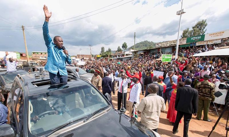 President Uhuru Kenyatta addresses residents of Ikonge and Ekerenyo in Nyamira County.