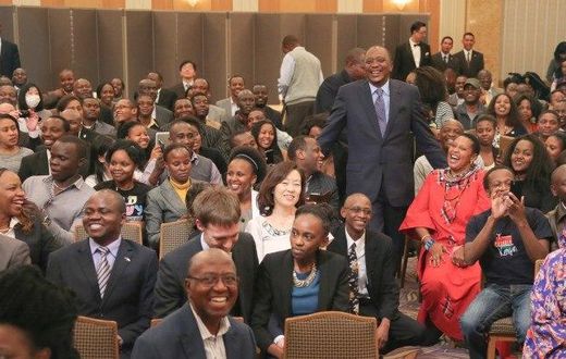 President Uhuru Kenyatta with the Kenyan diaspora in Japan in 2015.