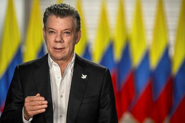 President Juan Manuel Santos says Colombia's FARC guerrillas will disarm in 20 days, rather than this week as originally planned