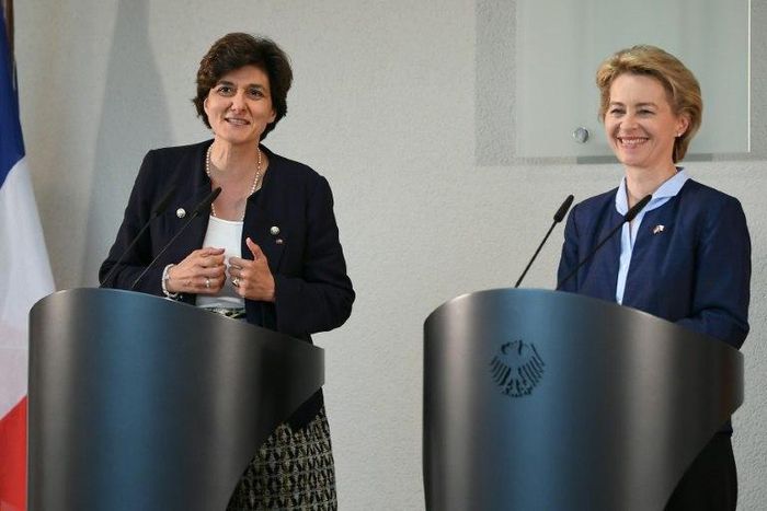 German Defence Minister Ursula von der Leyen (R) and her new French counterpart Sylvie Goulard address a press conference at the Defence Ministry in Berlin on June 1, 2017