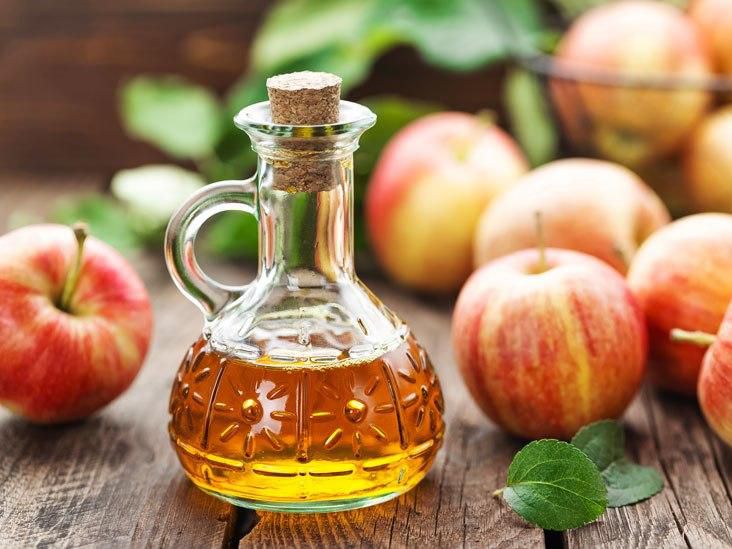 Apple cider vinegar has many health and beauty benefits(Simple acne remedies that are already in your kitchen)