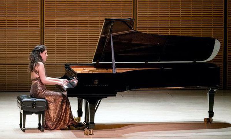 Review: Beatrice Rana, a young pianist, holds Carnegie rapt