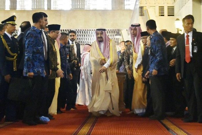 Saudi Arabia's King Salman bin Abdul Aziz (C) is making the first visit by a Saudi monarch to Indonesia in almost 50 years as part of a tour of Asia