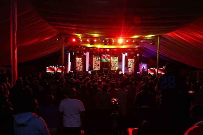 Fans at Churchill show