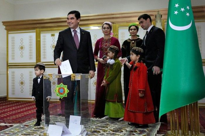 Turkmenistan's President Gurbanguly Berdymukhamedov casts his vote at a polling station in the capital Ashgabat during the election on February 12, 2017