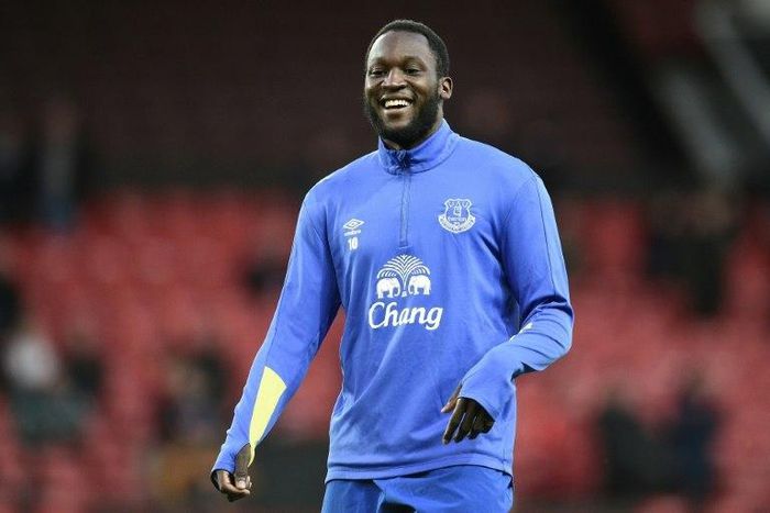 Everton's Belgian striker Romelu Lukaku has yet to sign a new contract despite being tied tot he club until 2019