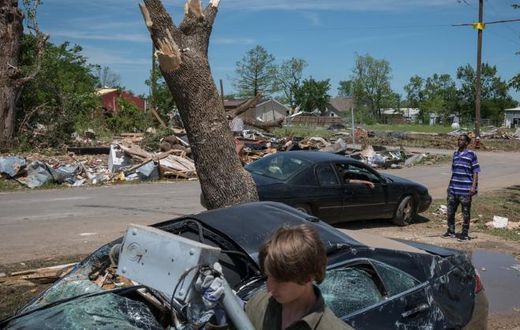 9 dead as tornadoes, wind and flooding extend from Texas to Northeast