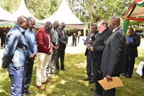 Bishop Crowley says a prayer over SP Ruto and other politicians (Twitter)