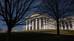 Virginia's Governor Refuses to Quit as Outcry Grows Over Photo