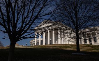 Virginia's Governor Refuses to Quit as Outcry Grows Over Photo