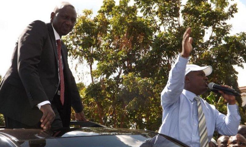___6691572___https:______static.pulse.com.gh___webservice___escenic___binary___6691572___2017___5___17___12___Deputy+President+William+Ruto+and+Kiambu+Governor+William+Kabogo+at+Ngoingwa+estate+in+Thika