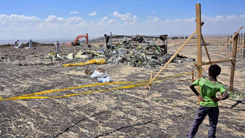 Forensic investigators comb the ground for DNA evidence (Twitter)