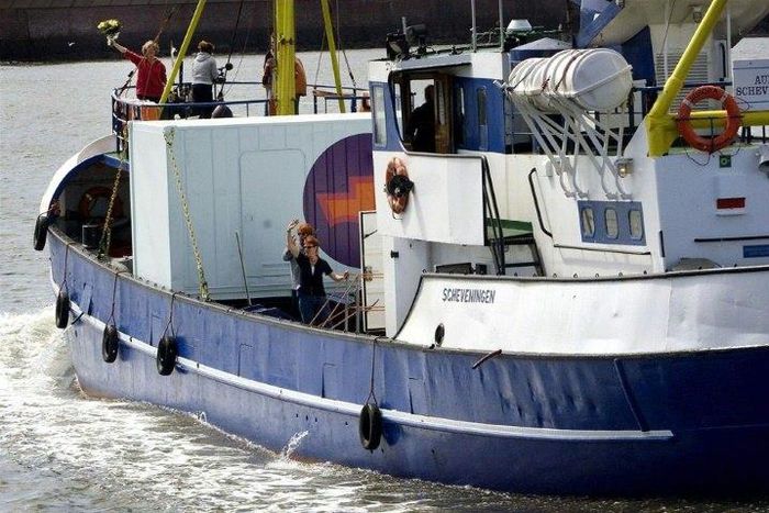 The "Women on Waves" vessel, currently in international waters off Mexico, said in an online statement it was offering "free legal medical abortions" to women who needed them