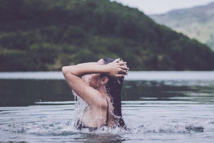 Does Your Period Really Stop In Water?